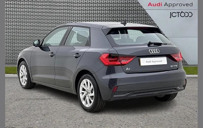 Begagnad Audi A1 Sport 108 HK (79 kW) 2024 Grå SUV