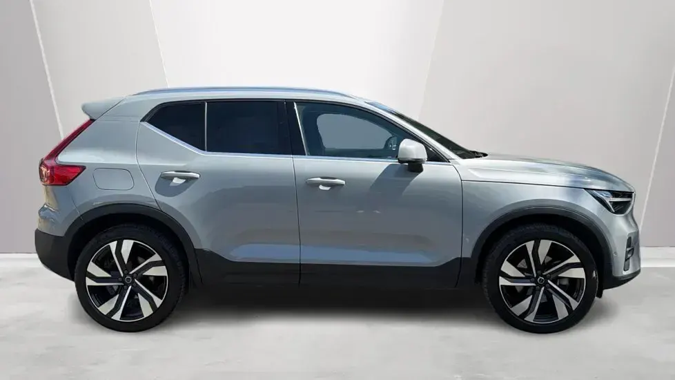 Used Volvo XC40 Ultra 194 HP (142 kW) 2025 Grey SUV