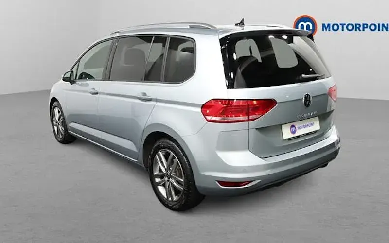 Used VW Touran Match 150 HP (110 kW) 2025 Silver MPV