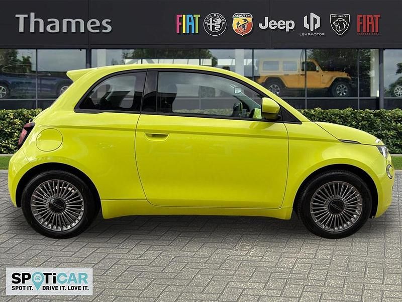 Green New 2025 Fiat 500e Hatchback | £22,995 (A bit pricey) - Image 1/3