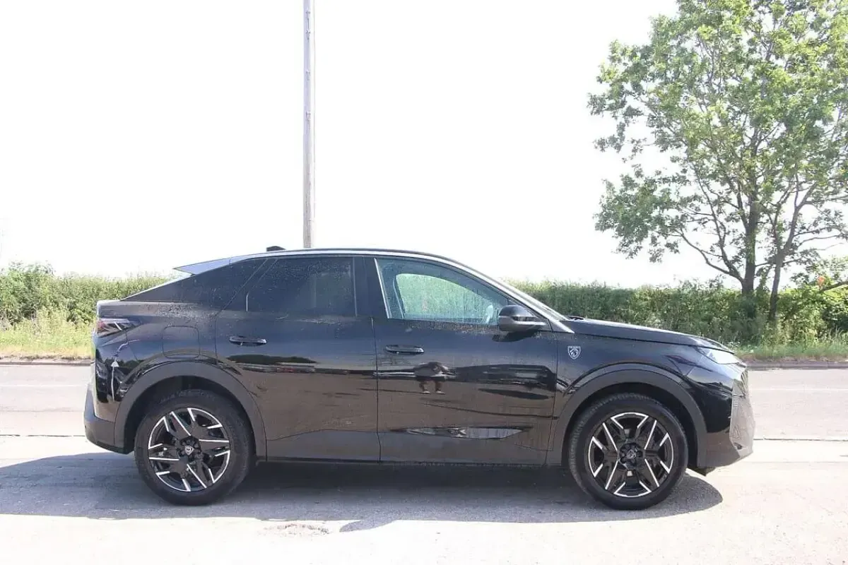 Used Peugeot 3008 GT 134 HP (98 kW) 2025 Black SUV