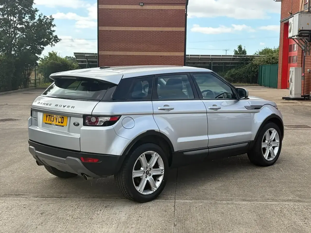 Used Land Rover Range Rover evoque Pure 150 HP (110 kW) 2013 Silver SUV