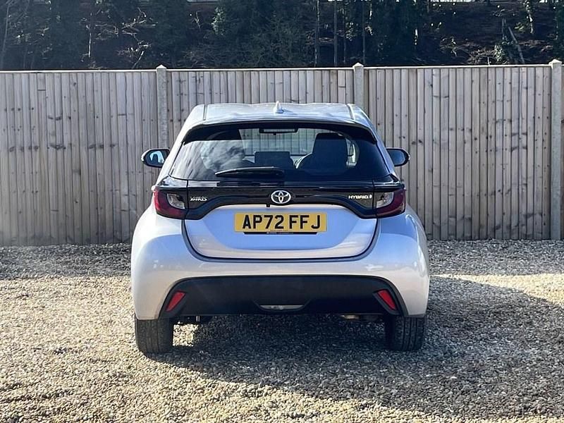 Used Toyota Yaris Hybrid 116 HP (85 kW) 2022 Silver Hatchback