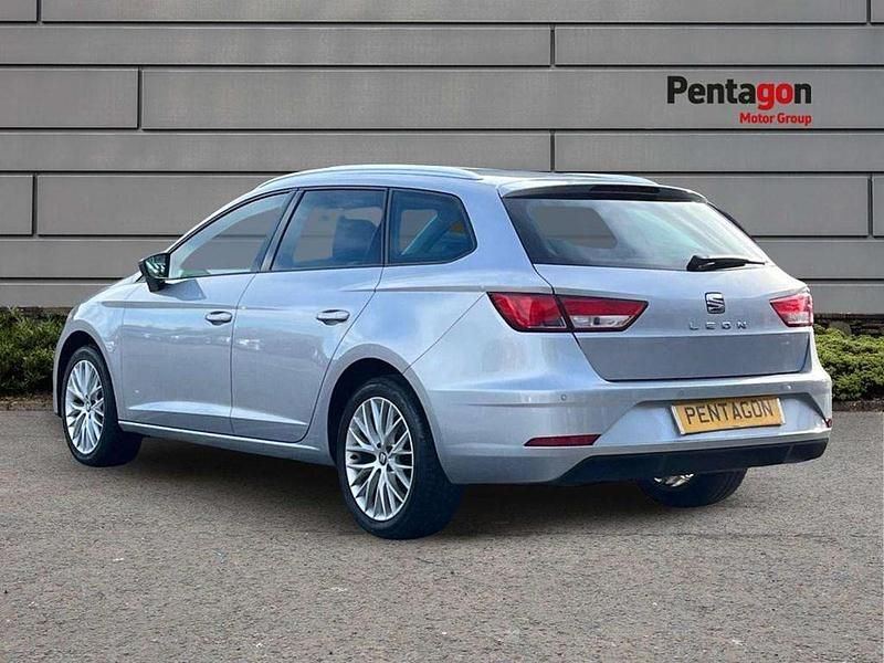 Begagnad Seat Leon SE Dynamic 2020 Silver Kombi