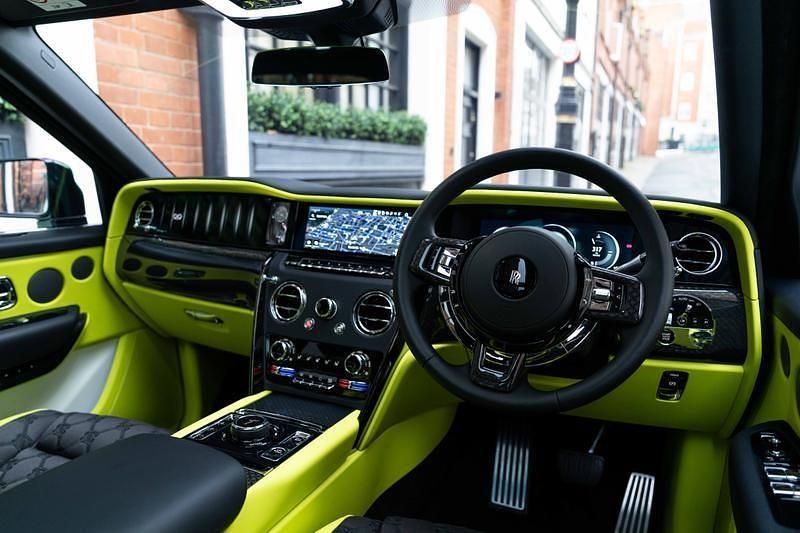 Used Rolls Royce Cullinan 571 HP (419 kW) 2025 Black SUV