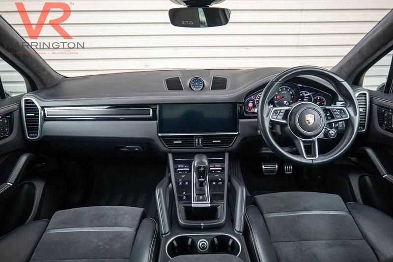 Usado Porsche Cayenne 650 HP (478 kW) 2023 Cinzento SUV