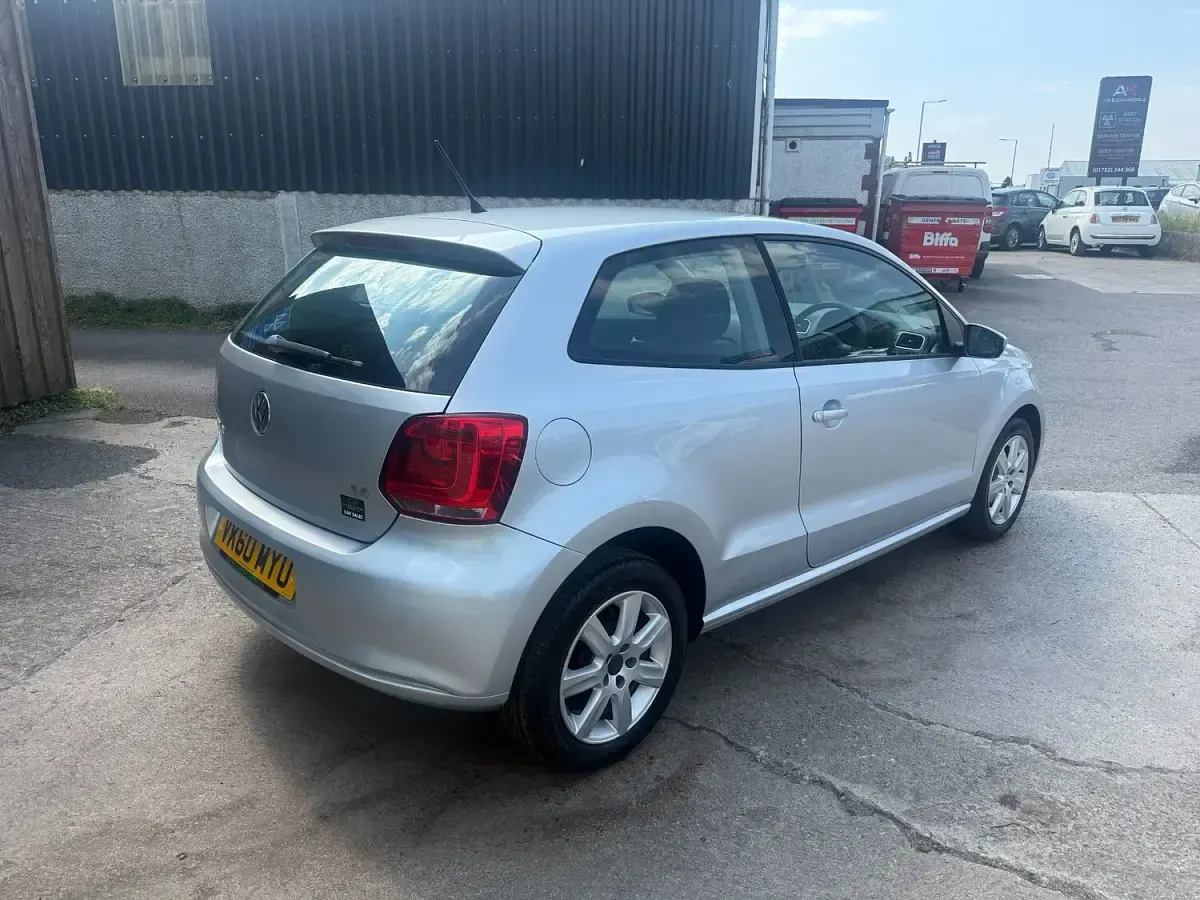 Used VW Polo SE 85 HP (62 kW) 2010 Silver Hatchback