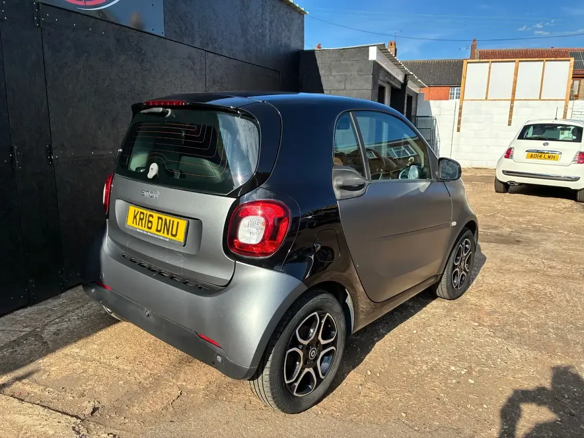 Used Smart ForTwo Coupé Premium 90 HP (66 kW) 2016 Grey Coupe