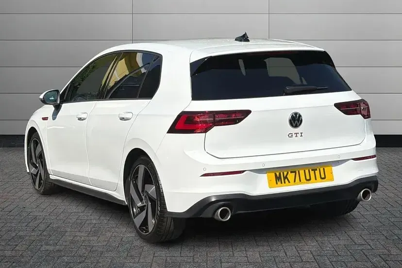 Used VW Golf VIII GTI 245 HP (180 kW) 2021 Pure white Hatchback