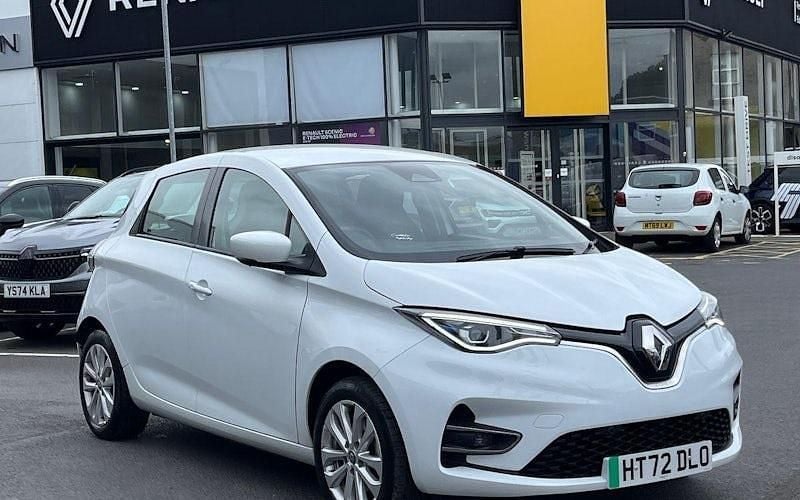 White Used 2022 Renault Rapid SE Hatchback | £10,248 (Fair price) - Image 1/3