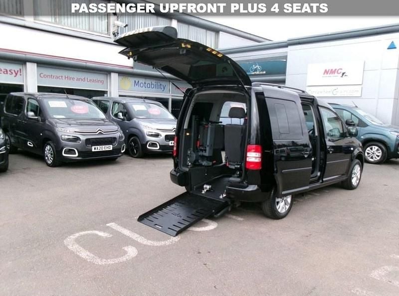 Used VW Caddy Life 102 HP (75 kW) 2015 Black MPV