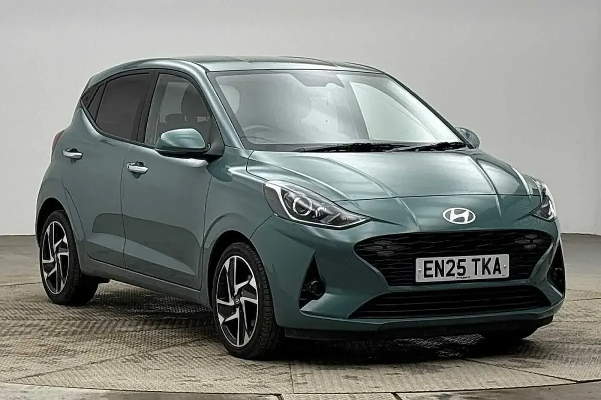 Used Hyundai i10 Premium 79 HP (58 kW) 2025 Hatchback