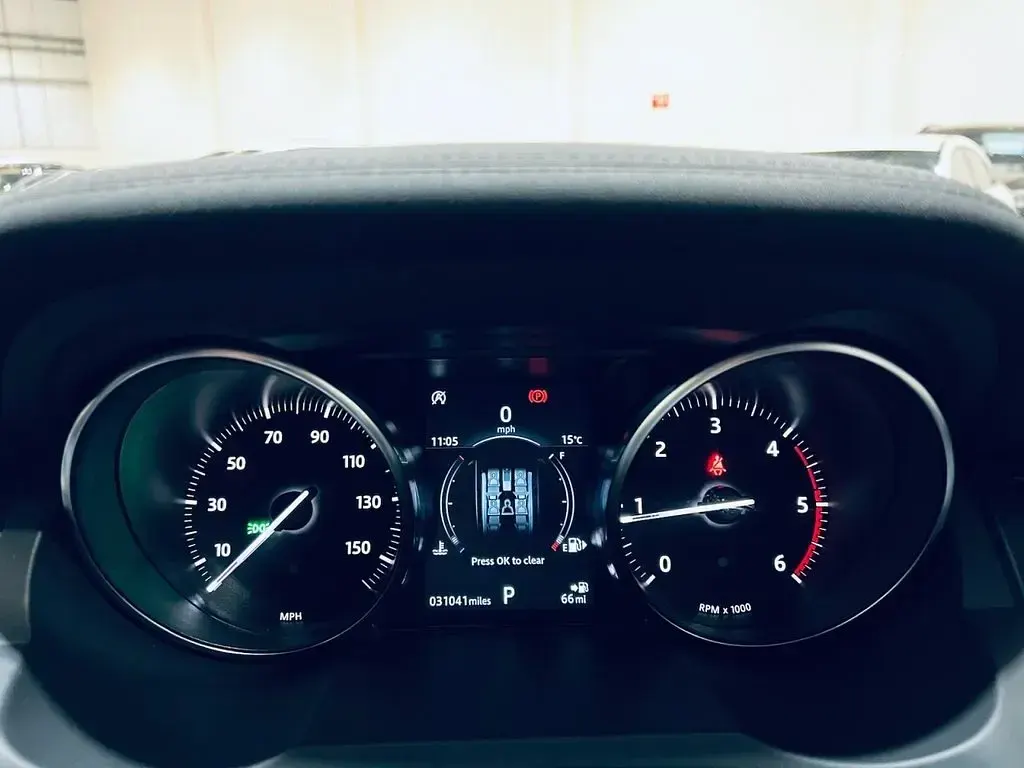 Used Land Rover Range Rover evoque HSE Dynamic 180 HP (132 kW) 2019 Black SUV