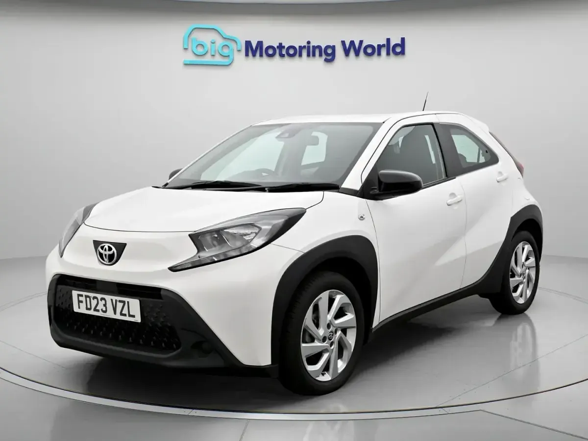 Used Toyota Aygo X PURE 71 HP (52 kW) 2023 SUV