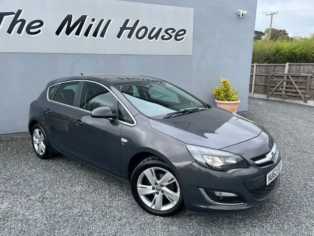 Second-hand Vauxhall Astra SRi 100 CP (73 kW) 2012 Gri Hatchback