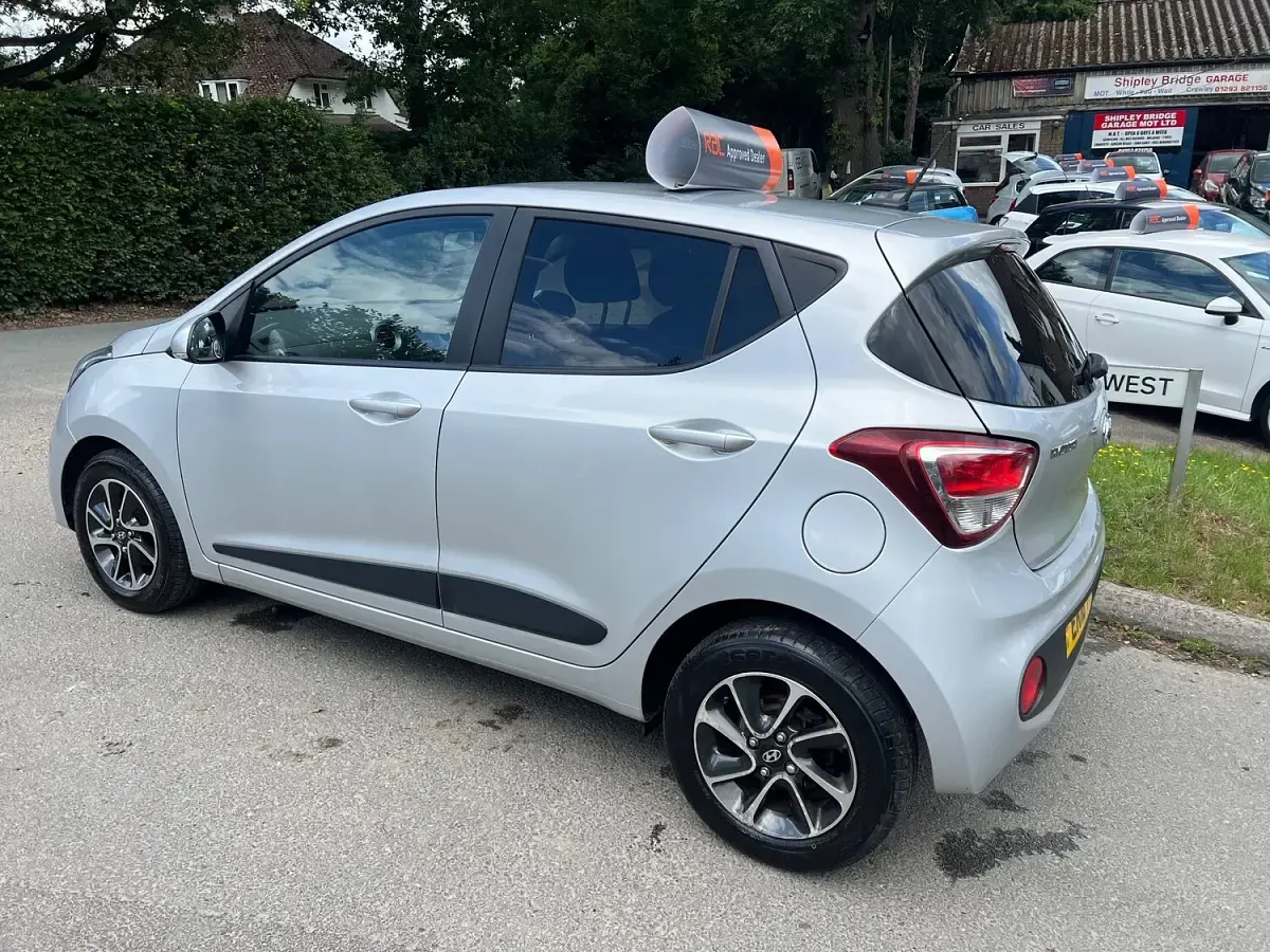 Used Hyundai i10 Premium 87 HP (63 kW) 2018 Grey Hatchback