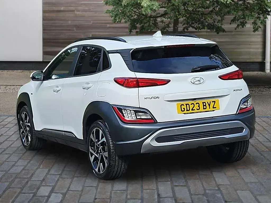 Used Hyundai Kona Premium 120 HP (88 kW) 2023 White SUV