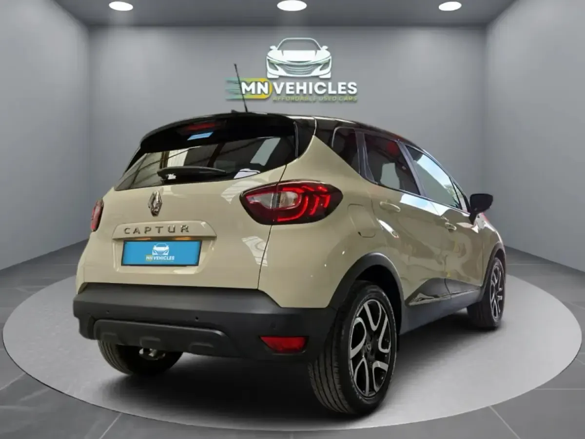 Second-hand Renault Captur Iconic 88 CP (64 kW) 2018 Bej SUV