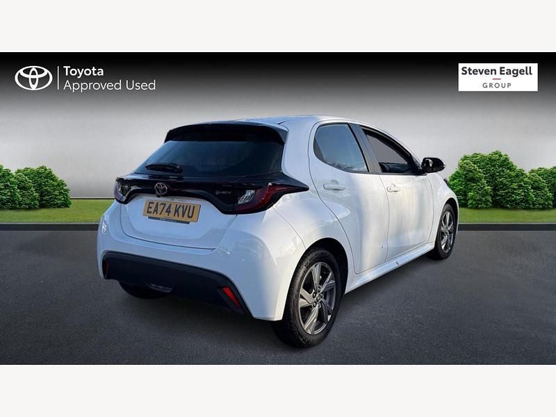 Used Toyota Yaris Hybrid 2024 White Hatchback