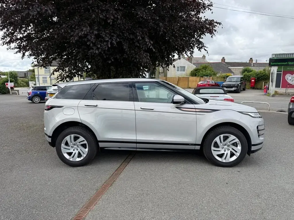 Used Land Rover Range Rover evoque R-Dynamic 150 HP (110 kW) 2019 Silver SUV