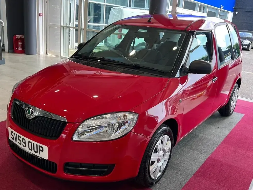 Used Skoda Roomster Drive 70 HP (51 kW) 2009 Red MPV