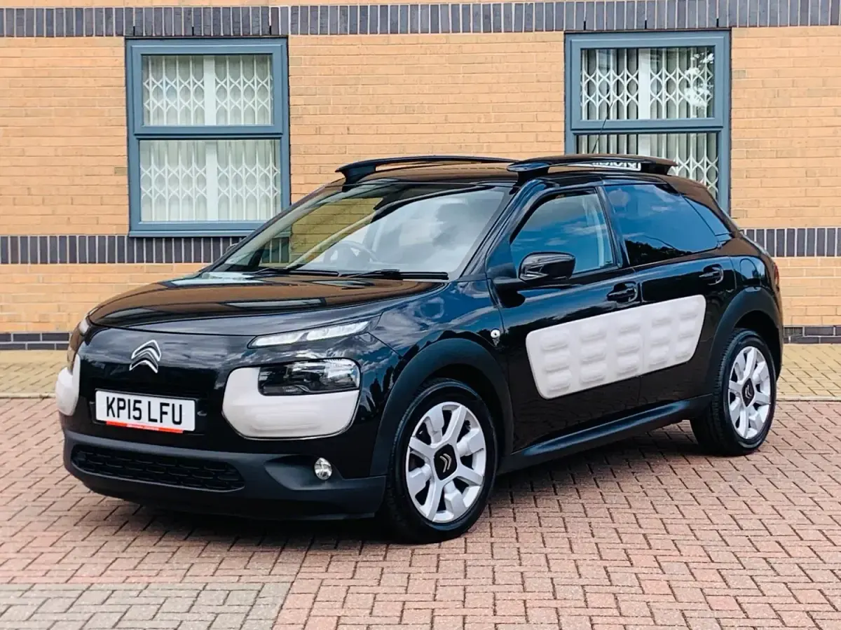 Used Citroën C4 Cactus Feel 100 HP (73 kW) 2015 Grey Hatchback