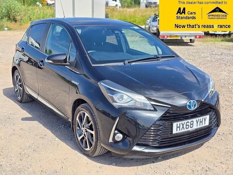 Black Used 2018 Toyota Yaris Hybrid Hatchback | £9,980 (Fair price) - Image 1/4