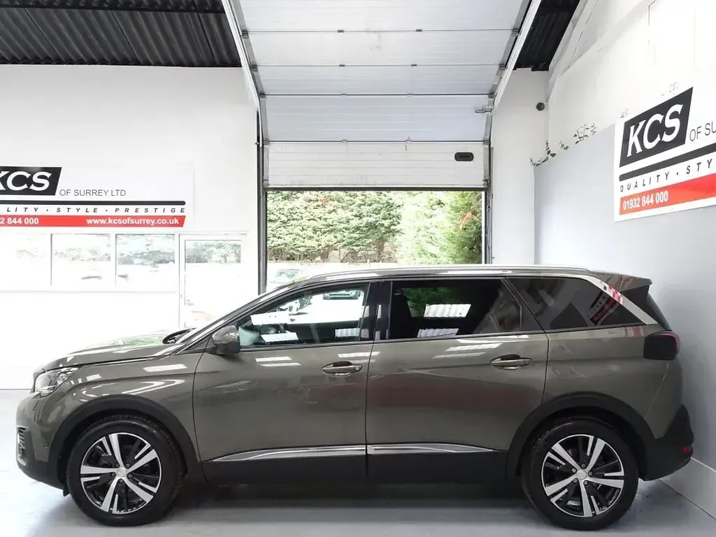 Used Peugeot 5008 Allure 130 HP (95 kW) 2019 Grey SUV