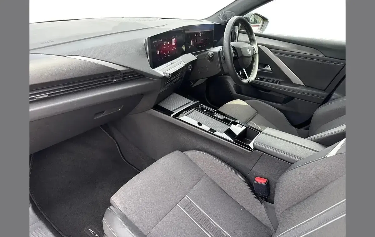 Used Vauxhall Astra 128 HP (94 kW) 2023 Other Hatchback