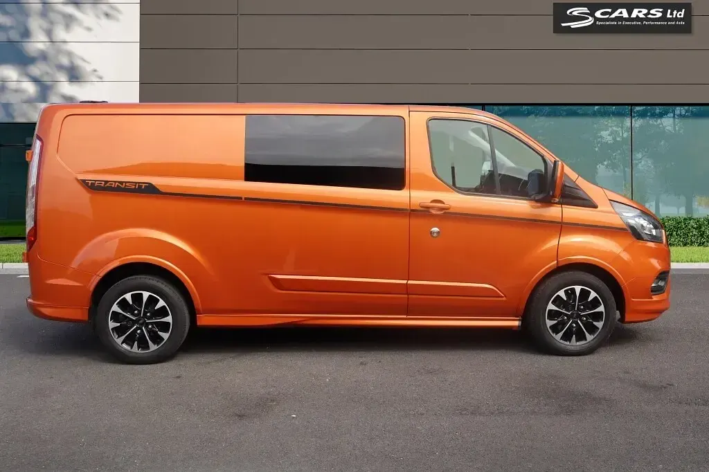 Used Ford Transit Custom Sport 170 HP (125 kW) 2018 Orange Van