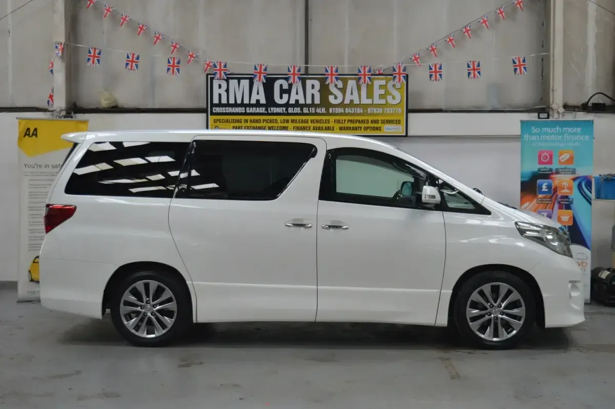 Used Toyota Alphard 170 HP (125 kW) 2011 White MPV