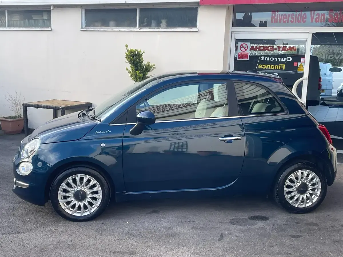Used Fiat 500 Dolcevita 70 HP (51 kW) 2022 Blue Hatchback