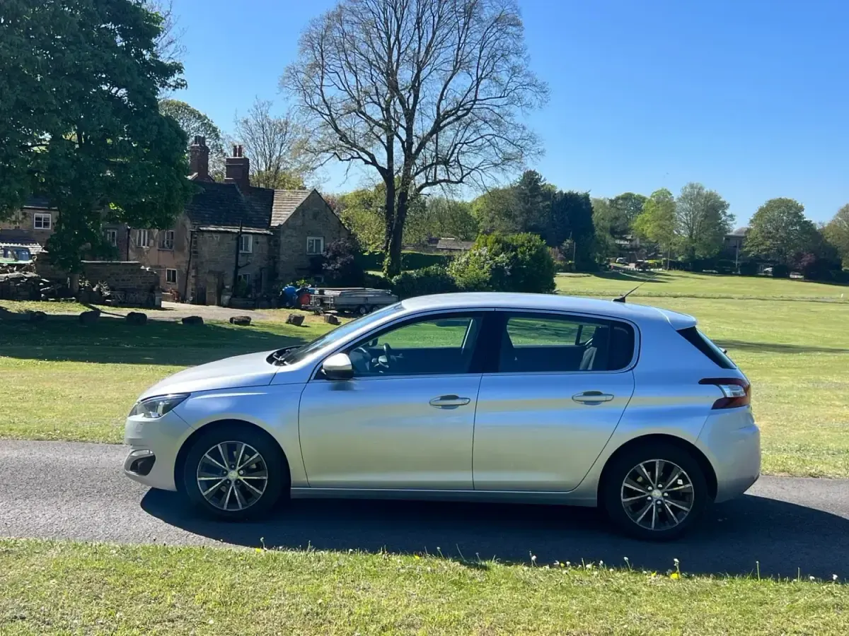 Second-hand Peugeot 308 Allure 2016 Argintiu Hatchback