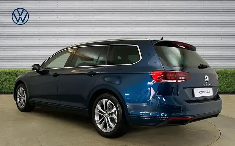 Used VW Passat SEL 150 HP (110 kW) 2023 Blue Estate