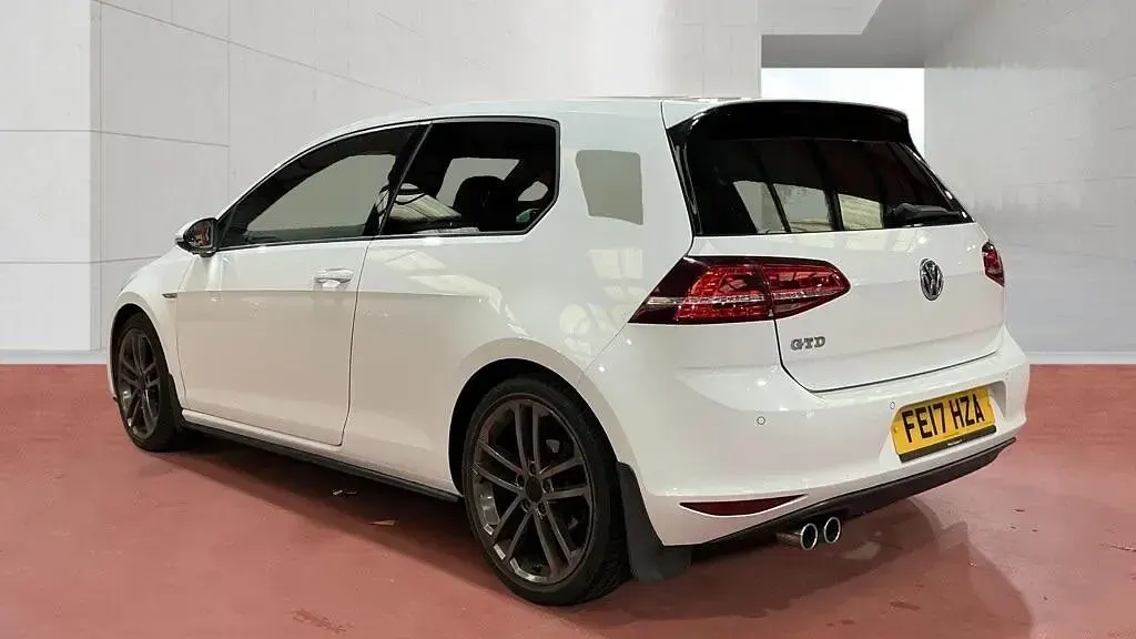 Used VW Golf VII GTD 184 HP (135 kW) 2017 White Hatchback