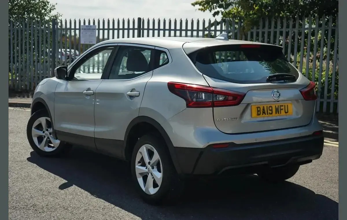 Used Nissan Qashqai Acenta Premium 138 HP (101 kW) 2019 Silver SUV
