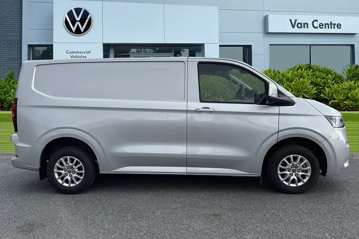 Usado VW Transporter Pro 110 HP (80 kW) 2025 Cinzento Van