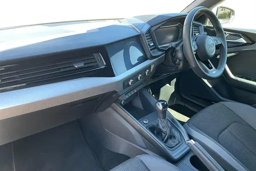 Begagnad Audi A1 S-Line 116 HK (85 kW) 2024 Grå SUV