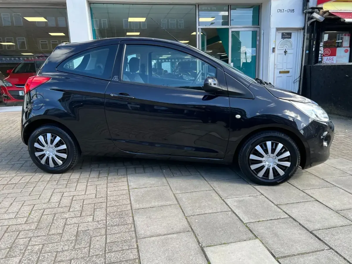Używany Ford Ka 69 KM (50 kW) 2013 Czarny Hatchback
