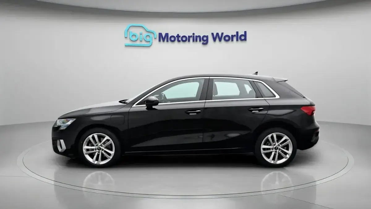 Usado Audi A3 Sportback e-tron Sport 2023 Preto Citadino