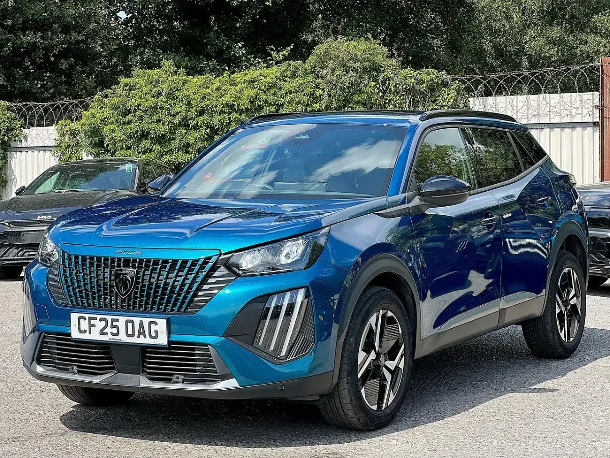 Used Peugeot 2008 Allure 99 HP (72 kW) 2025 Blue SUV