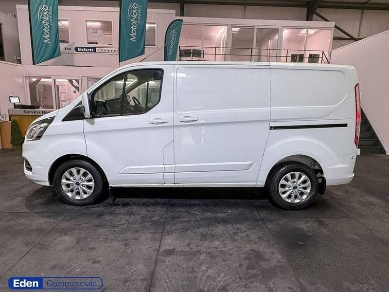 Used Ford Transit Custom Limited 170 HP (125 kW) 2022 White Van