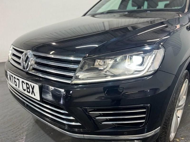 Used VW Touareg R-line Plus 262 HP (192 kW) 2017 Black SUV