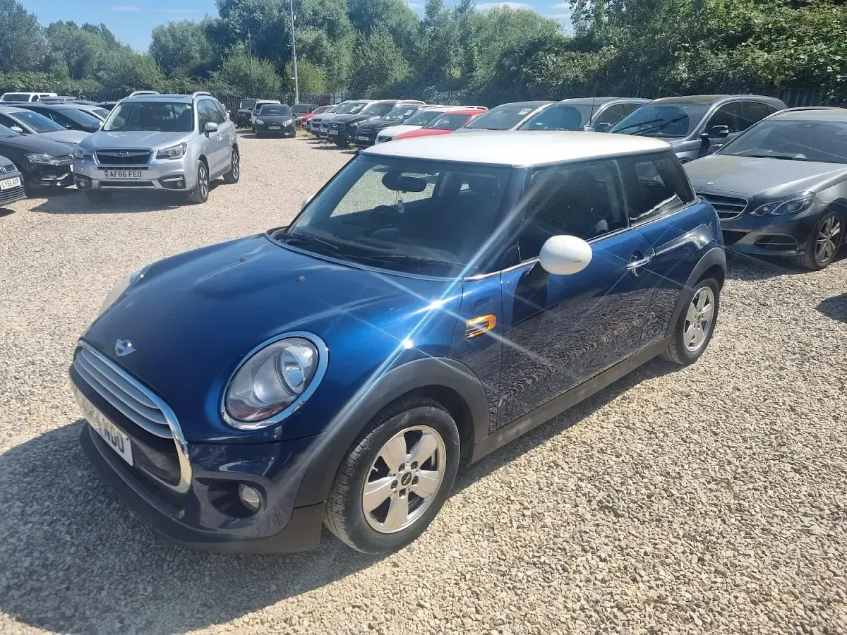 Used Mini Cooper D Hatch 116 HP (85 kW) 2014 Blue Hatchback