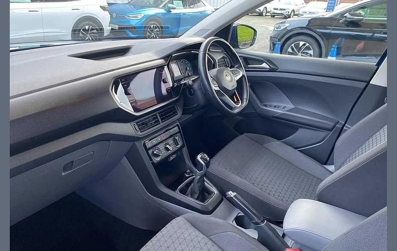 Used VW T-Cross SE 95 HP (69 kW) 2019 Blue SUV