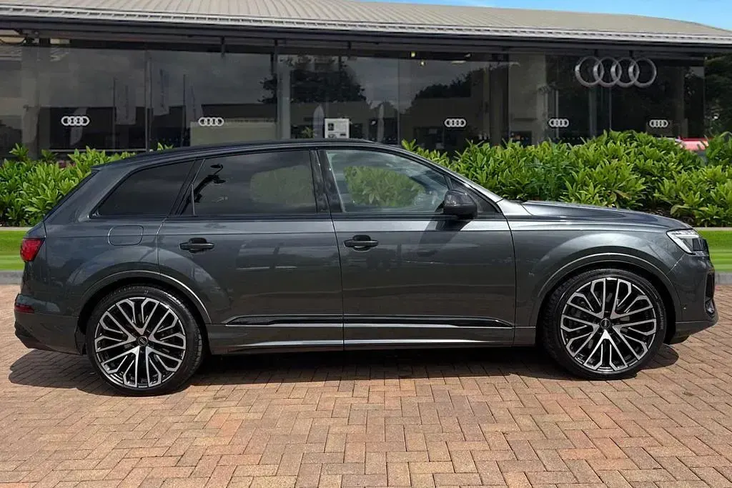 Used Audi Q7 Comfort 394 HP (289 kW) 2024 Grey SUV
