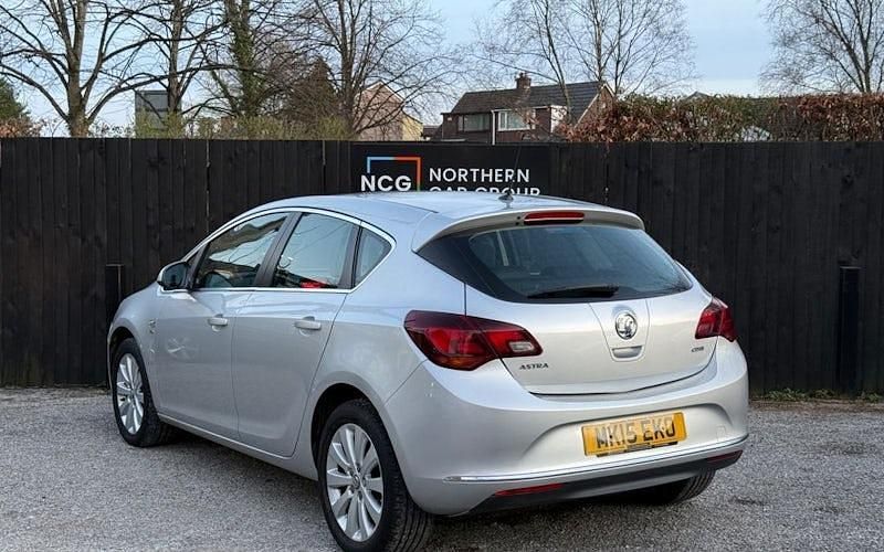 Used Vauxhall Astra Elite 136 HP (100 kW) 2015 Hatchback