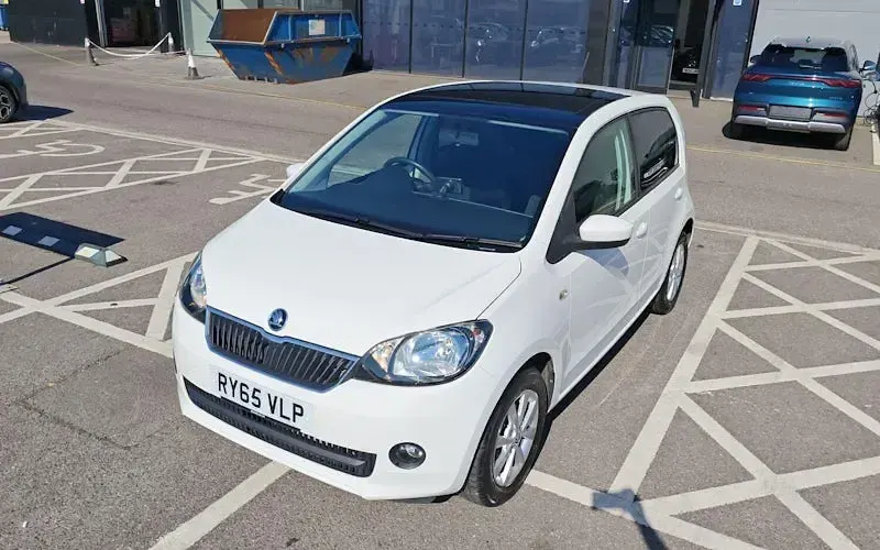 Used Skoda Citigo SE L 75 HP (55 kW) 2015 White Hatchback