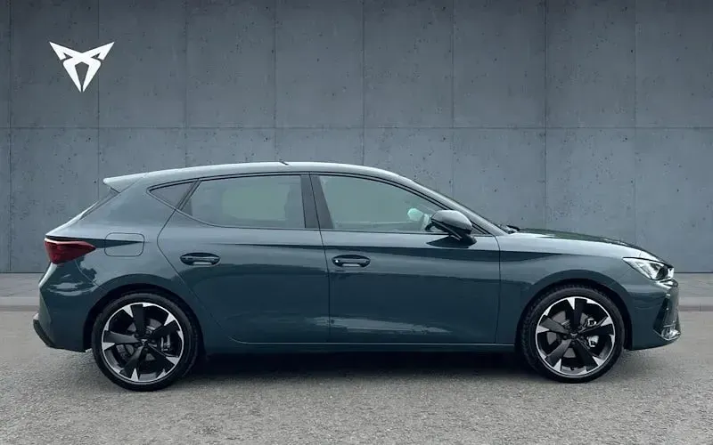 Used Cupra Leon 204 HP (150 kW) 2026 Blue Hatchback