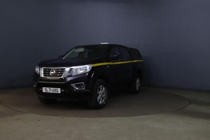 Black Used 2021 Nissan Navara Acenta Pickup | £15,695 (Good price) - Image 1/4